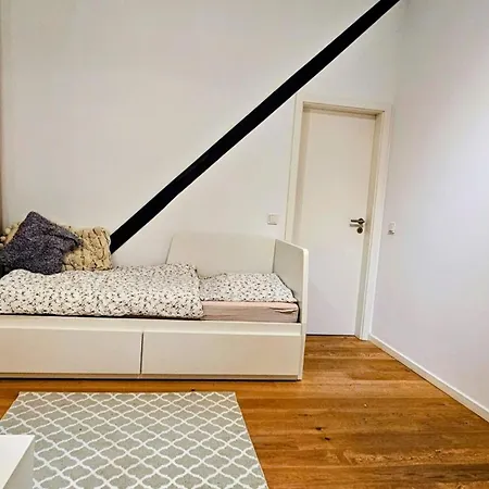 Stadtwohnung 110qm Mit Dachterrasse Ueber Zwei Etagen * Düsseldorf