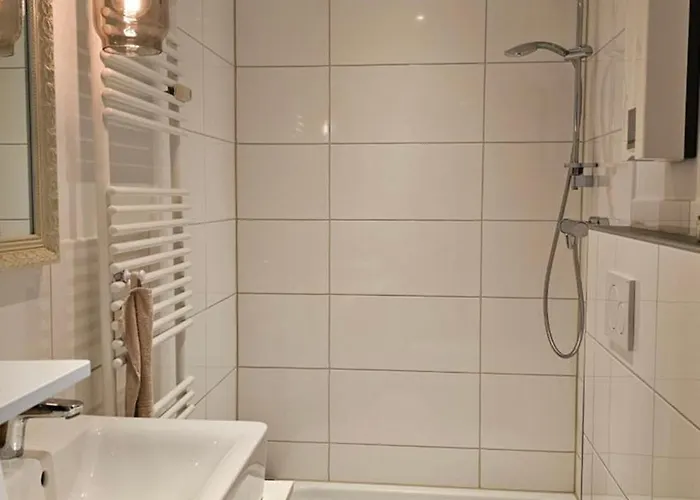 Daire Stadtwohnung 110qm Mit Dachterrasse Ueber Zwei Etagen *