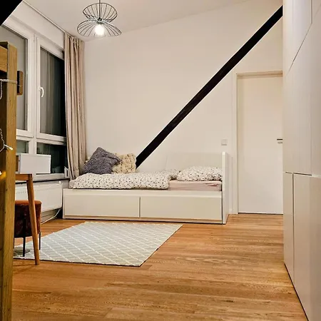 Stadtwohnung 110qm Mit Dachterrasse Ueber Zwei Etagen Düsseldorf