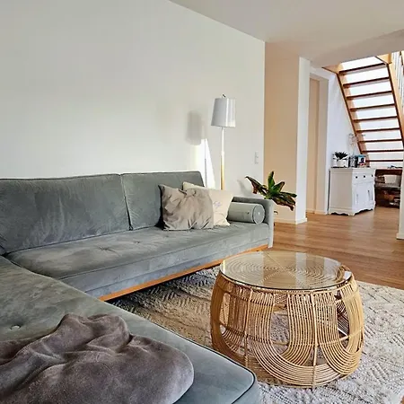 Stadtwohnung 110qm Mit Dachterrasse Ueber Zwei Etagen Apartmán