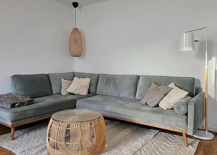 Stadtwohnung 110qm Mit Dachterrasse Ueber Zwei Etagen شقة